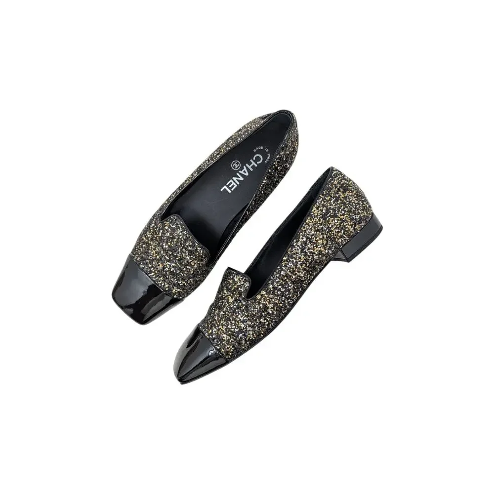 Chanel Loafer CC Logo Glitter Cap Toe Patent Mocassin Flat Black Gold 39 | 8.5